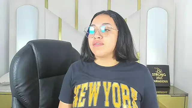 IsabellRodriguez18 online show from November 14, 3:49 am