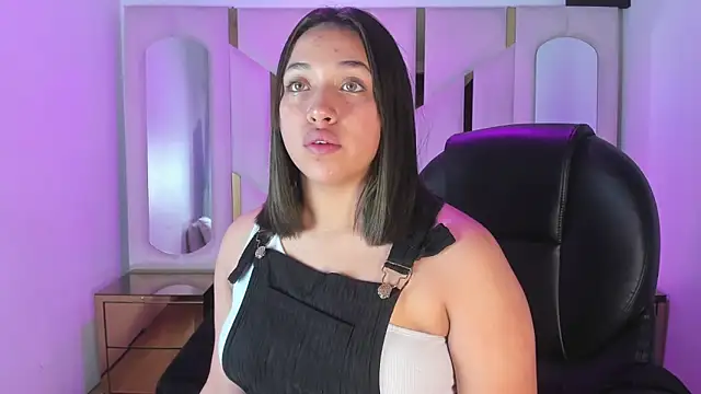 IsabellRodriguez18 online show from March 13, 3:35 am