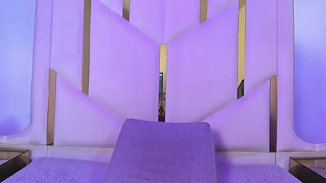 IsabellRodriguez18 online show from March 29, 2:44 am