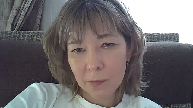 EllaJohnsonX online show from January 19, 8:50 am