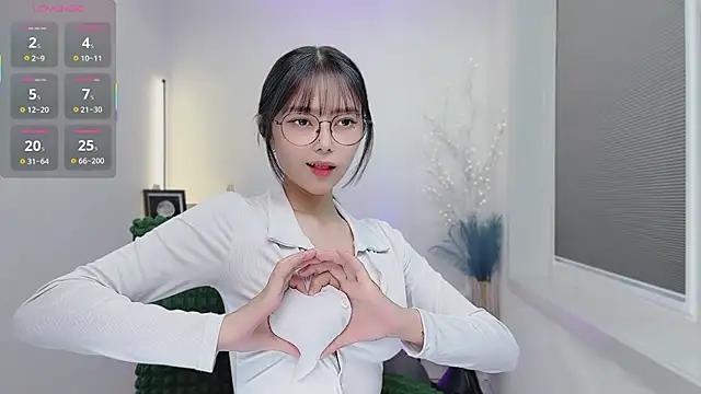 Snapshot of Natasha2025 chatting on October 15, 3:01 pm Natasha2025 online show from October 15, 3:01 pm