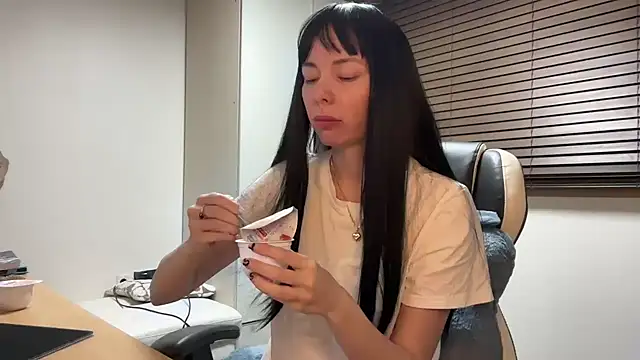 Snapshot of yunasuka chatting on January 11, 7:16 pm yunasuka online show from January 11, 7:16 pm