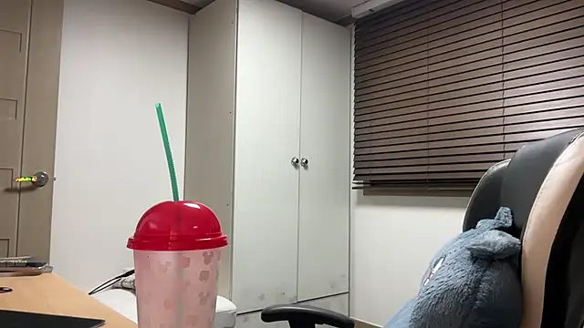 Snapshot of yunasuka chatting on January 12, 1:05 pm yunasuka online show from January 12, 1:05 pm