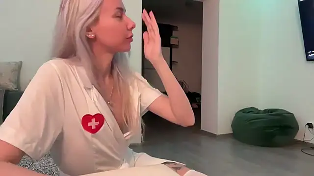 Snapshot of yunasuka chatting on February 6, 1:49 am yunasuka online show from February 6, 1:49 am