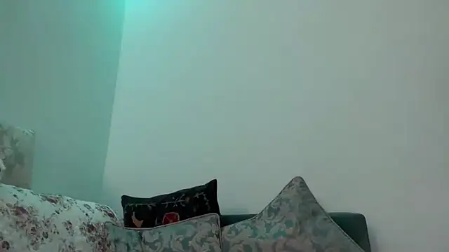 Snapshot of yunasuka chatting on February 11, 12:27 pm yunasuka online show from February 11, 12:27 pm