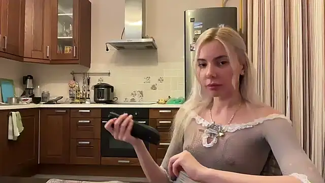 Snapshot of yunasuka chatting on February 22, 6:30 pm yunasuka online show from February 22, 6:30 pm