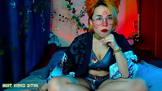 TrickyKitsune online show from February 20, 2:13 pm