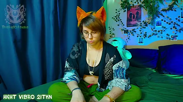 Snapshot of TrickyKitsune chatting on May 23, 3:05 pm TrickyKitsune online show from May 23, 3:05 pm