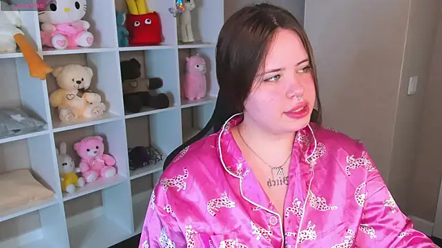 EricaElliott online show from May 22, 9:37 am