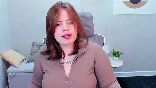 EricaElliott online show from May 23, 9:24 am