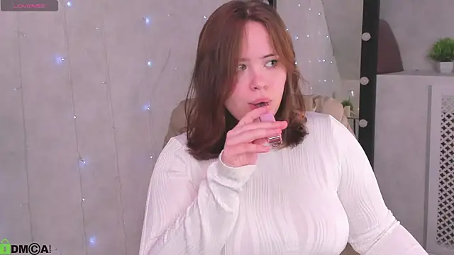 EricaElliott online show from May 29, 9:18 am
