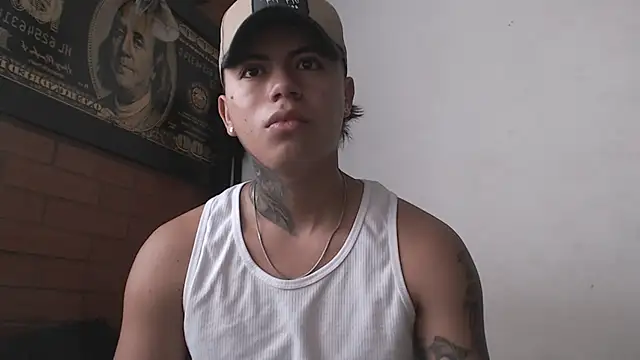 Snapshot of Thiago_x_Sahara chatting on January 13, 11:52 am Thiago x Sahara online show from January 13, 11:52 am