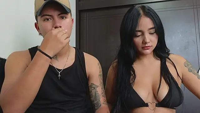 Snapshot of Thiago_x_Sahara chatting on March 16, 1:06 pm Thiago x Sahara online show from March 16, 1:06 pm