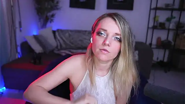 Magnetic Amy online show from March 1, 1:18 pm