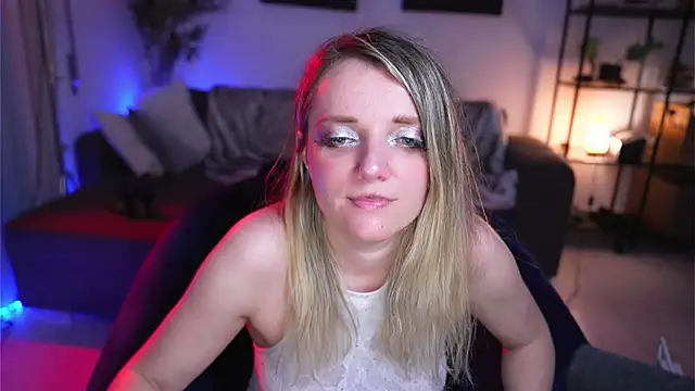 Magnetic Amy online show from March 1, 4:22 pm