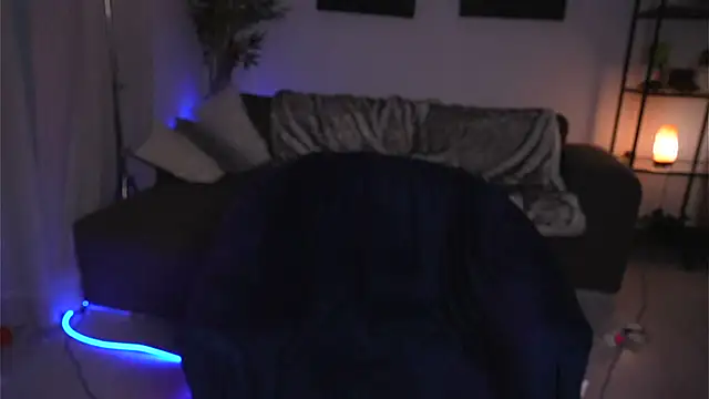 Magnetic Amy online show from March 2, 10:45 am