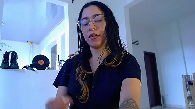Snapshot of Maam_Ine chatting on May 1, 8:24 pm Maam Ine online show from May 1, 8:24 pm
