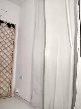 Mia WAll online show from December 31, 2:40 am