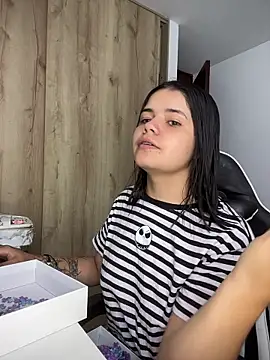 pretty angela1 online show from December 4, 12:25 pm