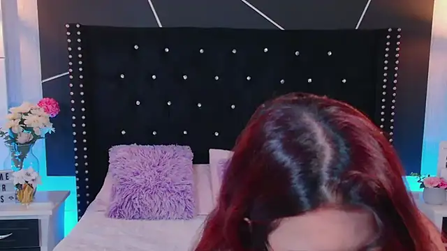 EmiF26 online show from February 3, 8:13 pm