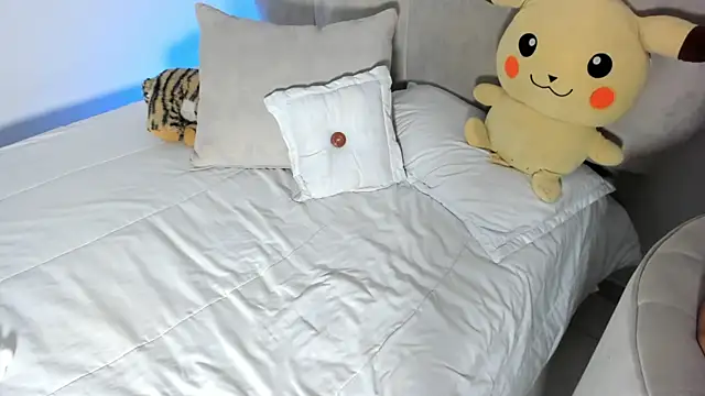 rachaeldeckard   online show from January 24, 8:44 am