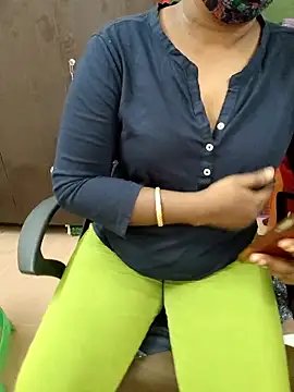 Snapshot of Tamil_roja69 chatting on May 3, 5:02 am Tamil roja69 online show from May 3, 5:02 am