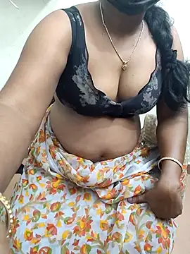 Snapshot of Tamil_roja69 chatting on May 26, 5:42 pm Tamil roja69 online show from May 26, 5:42 pm
