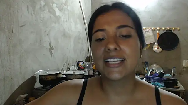 Snapshot of Coral0403 chatting on March 22, 1:43 am Coral0403 online show from March 22, 1:43 am