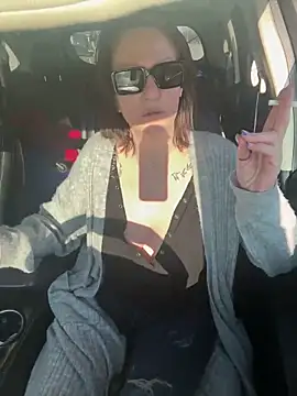 AlessasRoom online show from April 11, 12:42 pm