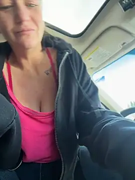 Snapshot of AlessasRoom chatting on May 4, 1:29 pm AlessasRoom online show from May 4, 1:29 pm