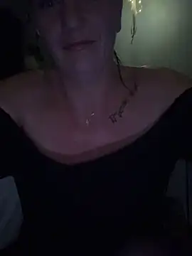 Snapshot of AlessasRoom chatting on May 16, 6:43 am AlessasRoom online show from May 16, 6:43 am