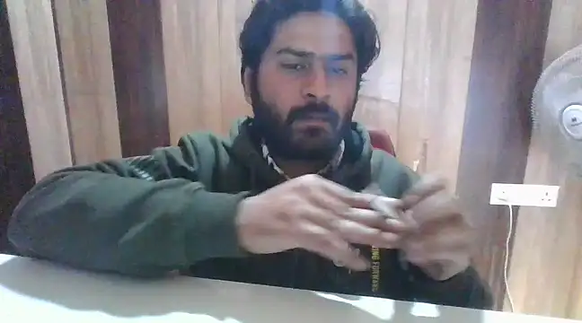 Snapshot of indihotguy chatting on February 6, 10:59 am indihotguy online show from February 6, 10:59 am