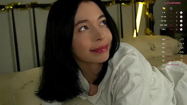 LittleOriana online show from December 19, 5:25 am