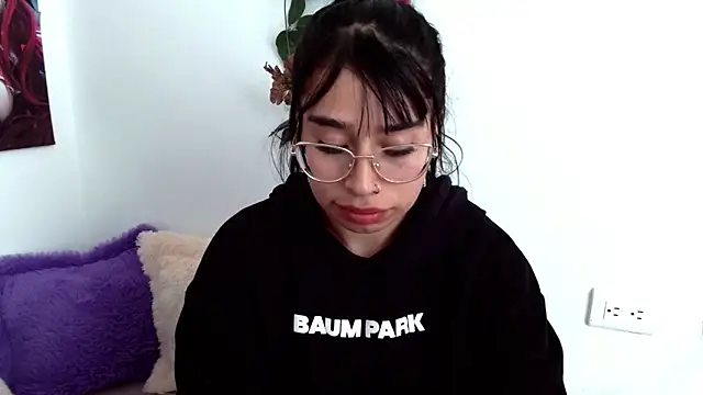 DearAbbiee online show from February 5, 8:25 pm