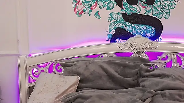 KimKhallifa online show from March 19, 10:44 am