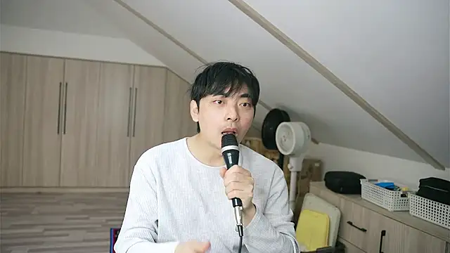 chinalover4199 online show from April 7, 2:56 am