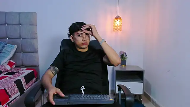 Br4ndxpimm online show from March 19, 1:26 pm