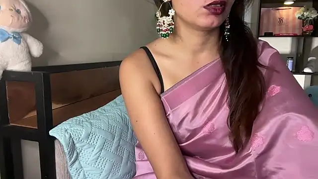 Snapshot of roseofvenom chatting on October 2, 7:15 am roseofvenom online show from October 2, 7:15 am