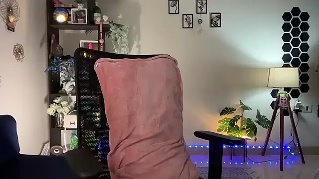 roseofvenom online show from December 1, 6:02 pm