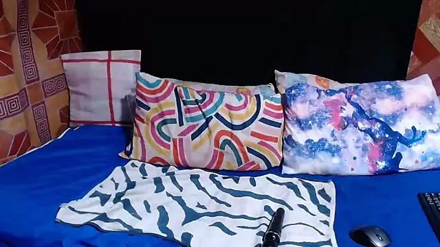 Thickbootykim online show from February 17, 7:42 pm