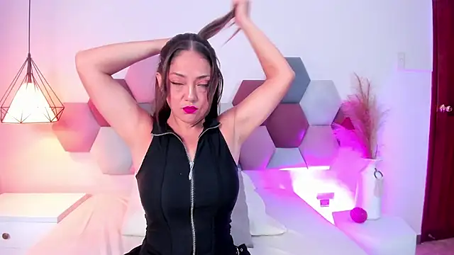 EloiseQuinn online show from September 17, 1:35 pm