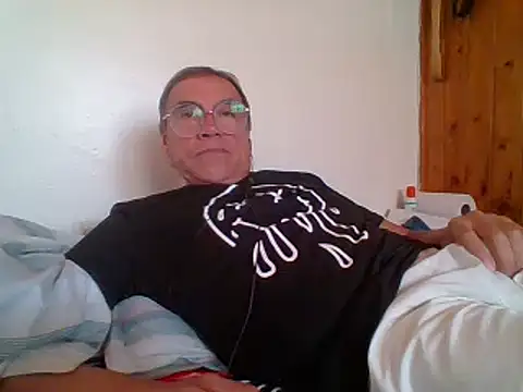 santiagon2015 online show from February 5, 5:42 pm