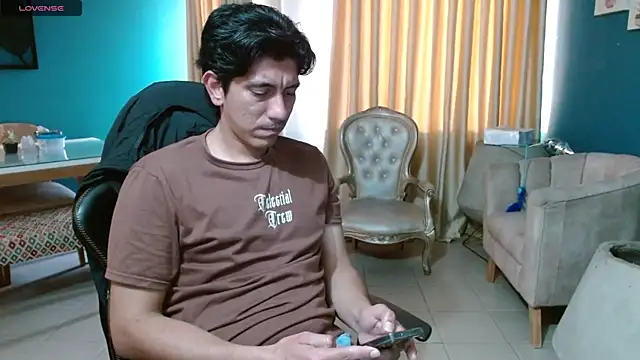 Snapshot of Noah-cock chatting on July 3, 10:49 pm Noah-cock online show from July 3, 10:49 pm