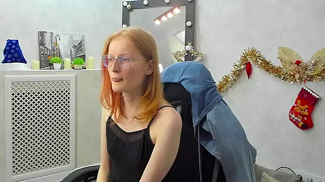 Snapshot of ElizabethHarpper chatting on January 19, 7:04 am ElizabethHarpper online show from January 19, 7:04 am