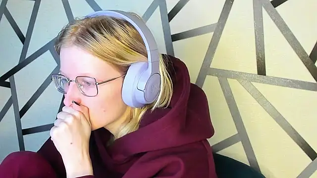 ElizabethHarpper online show from November 26, 1:06 am