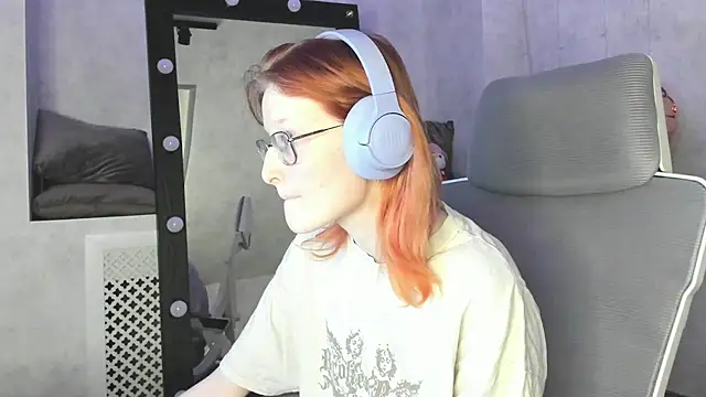 ElizabethHarpper online show from February 25, 5:11 pm