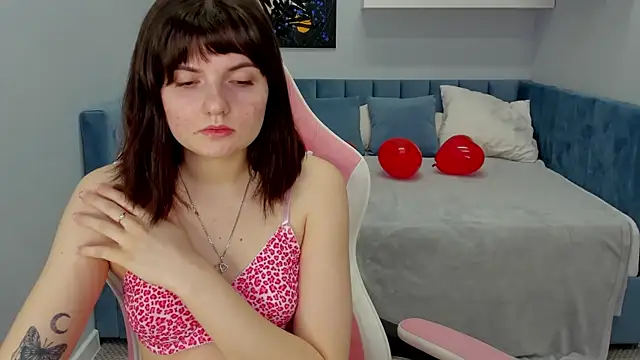 CharlotteMitchell online show from February 15, 8:00 am