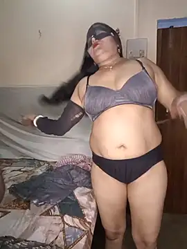 Hot muskaan online show from August 6, 4:53 pm