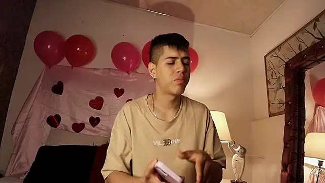 Angel Khouri online show from February 15, 8:01 pm