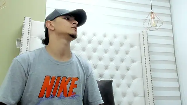 DAVID VICTORIAA online show from October 22, 1:00 pm